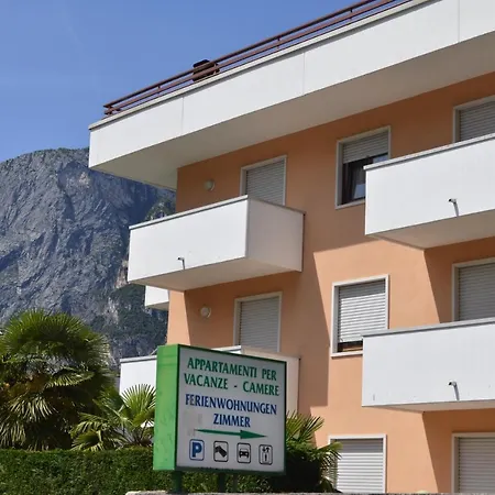 Appartamenti Per Vacanze "Villa Elvi"-3